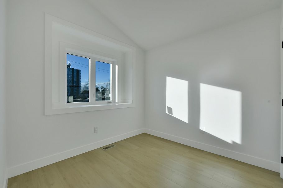 1 1436 E 1st Avenue Vancouver, BC - 14