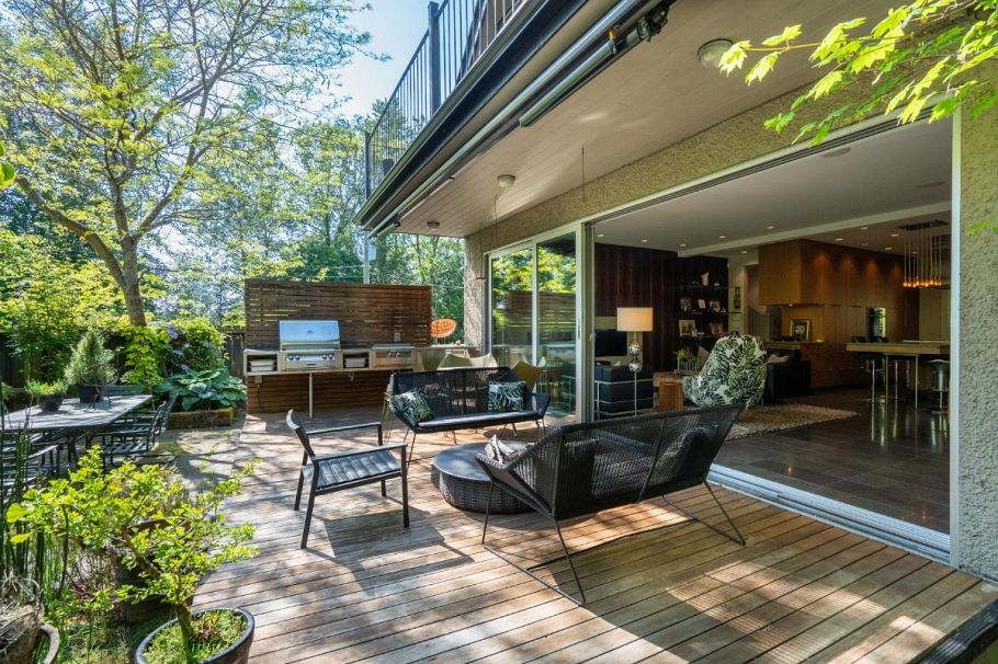 1850 W 30th Avenue Vancouver, BC - 1