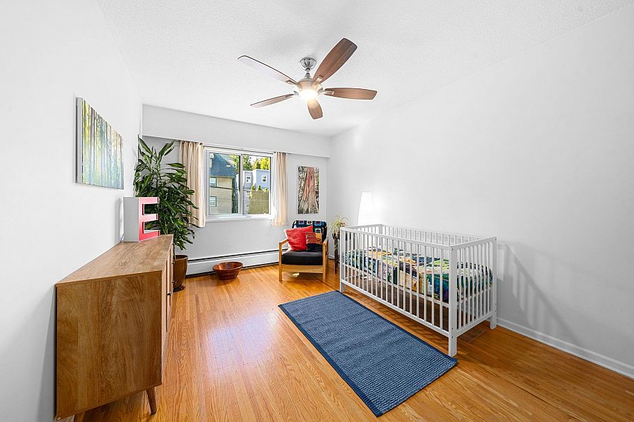 301 3680 Oak Street Vancouver, BC - 2