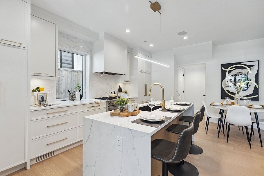 #1 2244 E 11th Avenue Vancouver, BC - 3