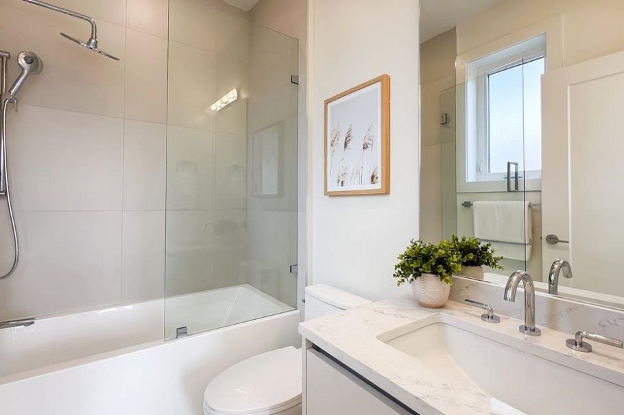 2919 Charles Street Vancouver, BC - 21