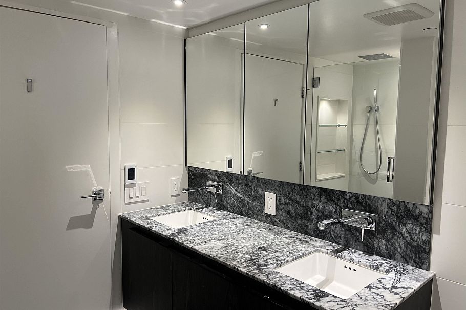 2807 1111 Richards Street Vancouver, BC - 1