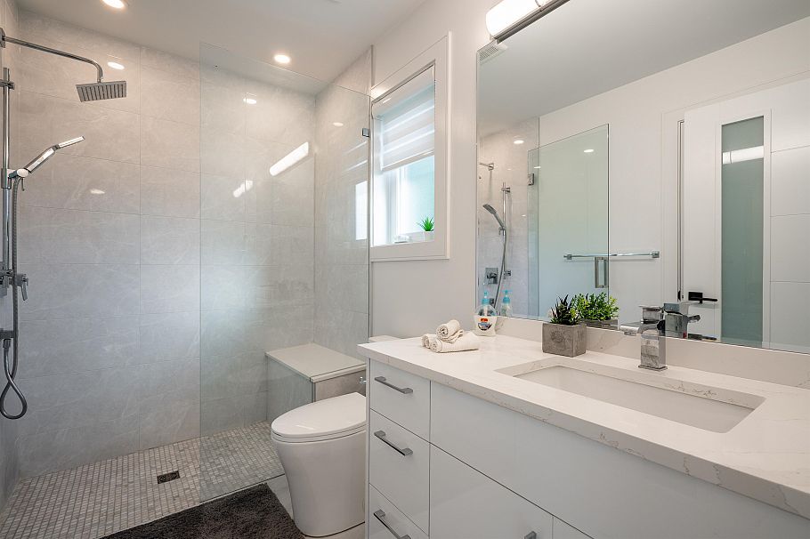 929 Canyon Boulevard North Vancouver, BC - 31