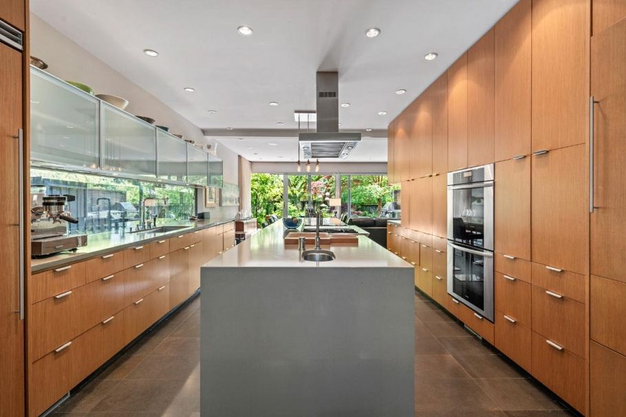 1850 W 30th Avenue Vancouver, BC - 4