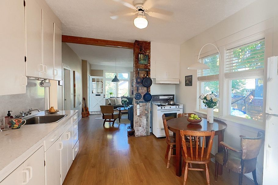 3336 E Georgia Street Vancouver, BC - 11