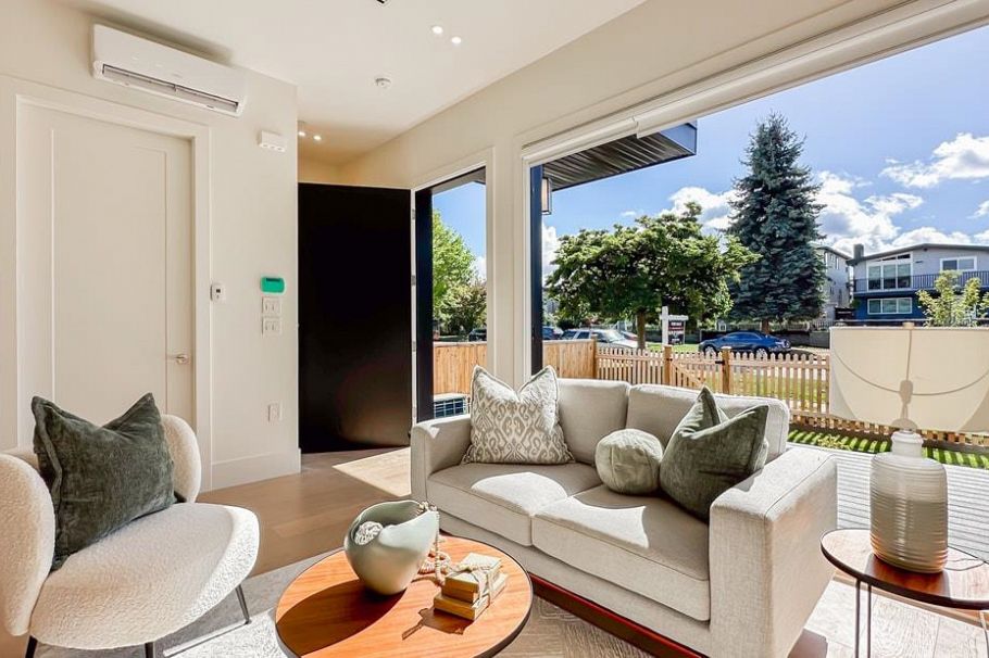 2919 Charles Street Vancouver, BC - 4