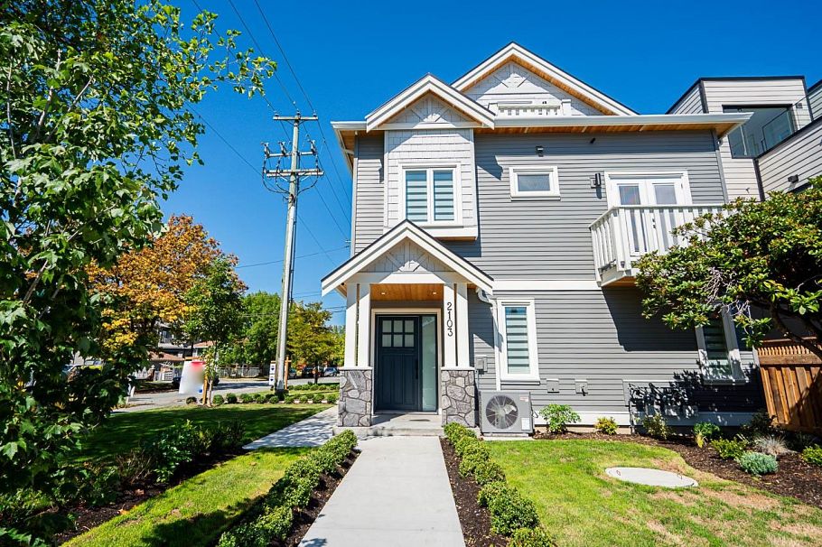 2103 E 33rd Avenue Vancouver, BC - 27