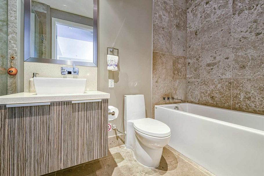 310 1616 Columbia Street Vancouver, BC - 11