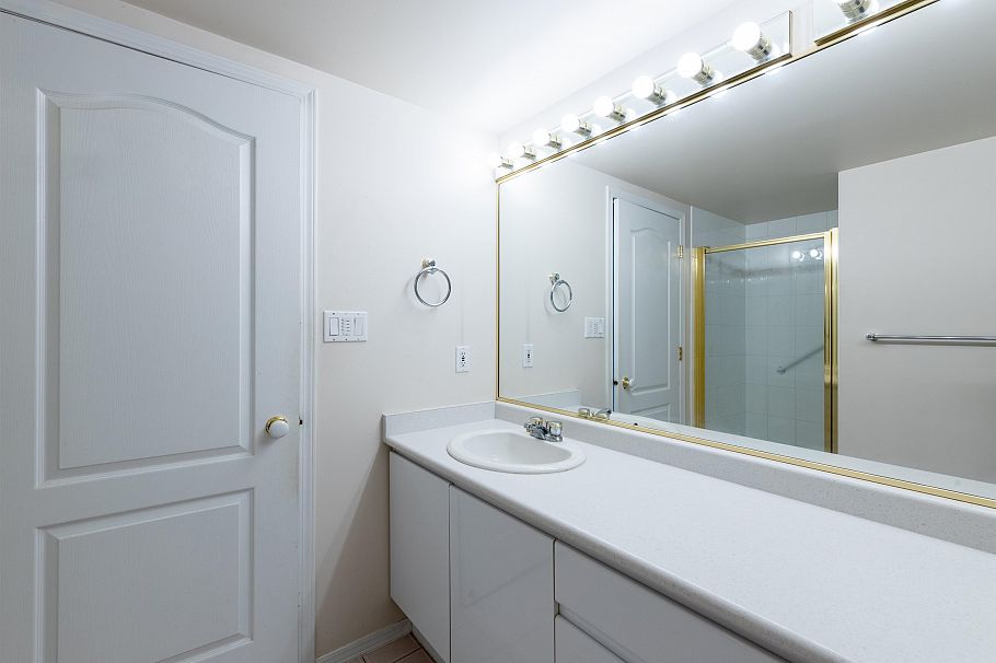 201 5899 Wilson Avenue Burnaby, BC - 22