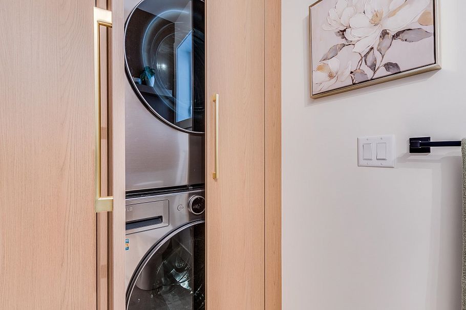 2261 E 35th Avenue Vancouver, BC - 18