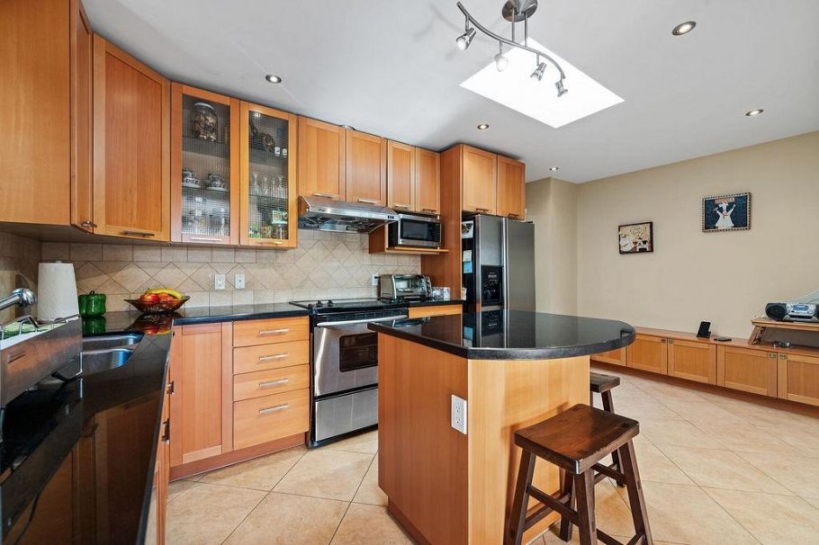 7292 Shawnee Place Vancouver, BC - 12