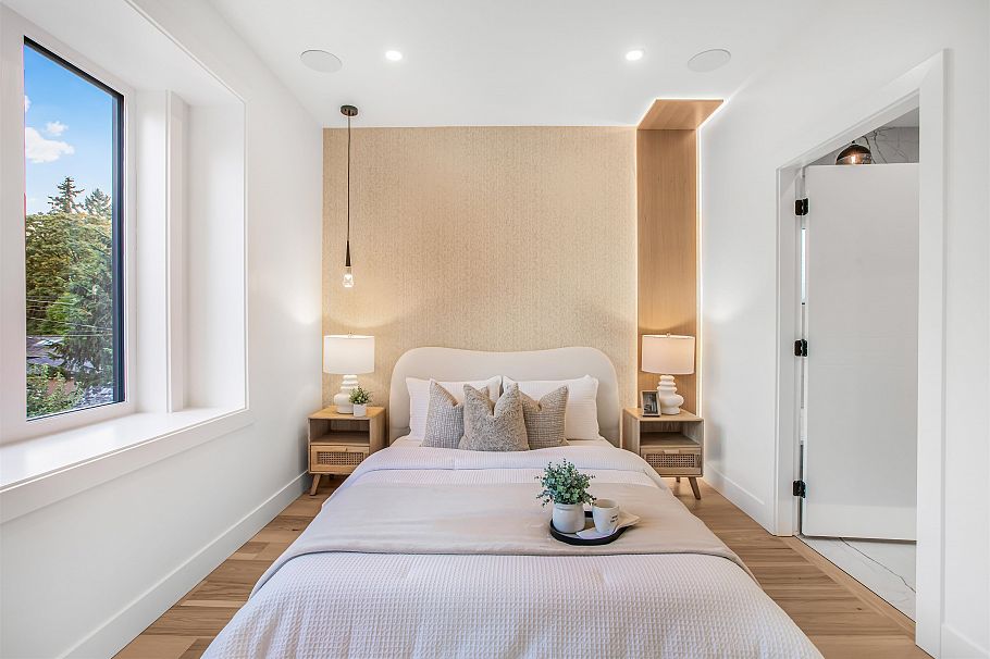 3338 W 14th Avenue Vancouver, BC - 25