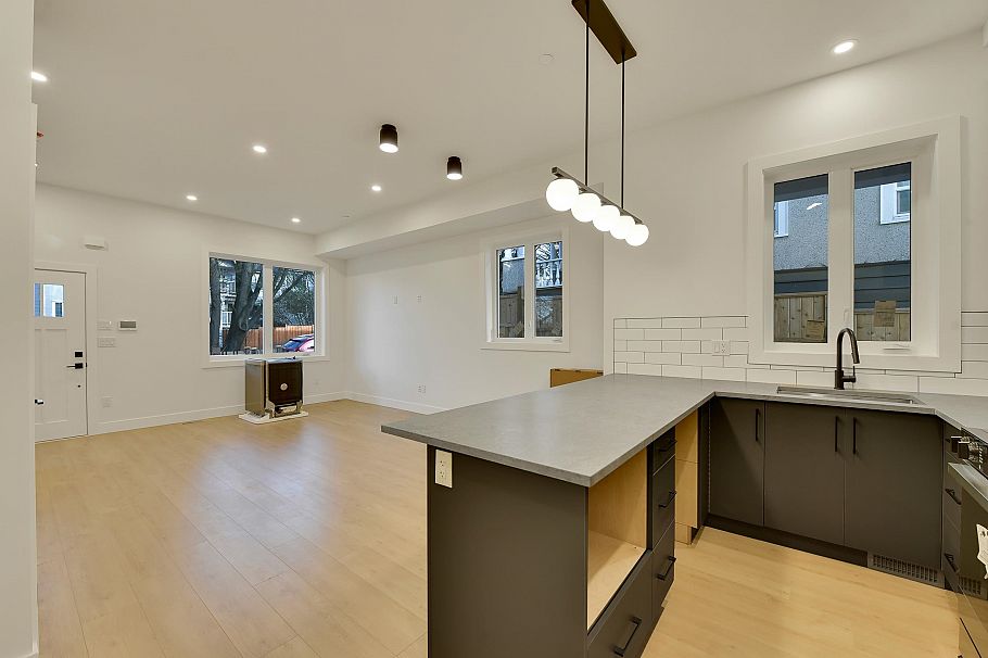 1 1436 E 1st Avenue Vancouver, BC - 29