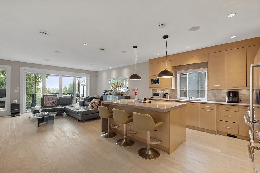 1033 Prospect Avenue North Vancouver, BC - 6