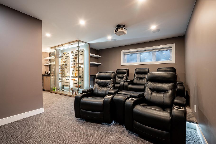 929 Canyon Boulevard North Vancouver, BC - 37