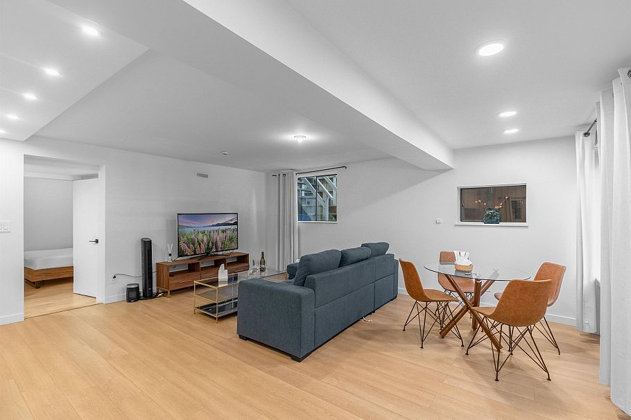 1835 Arborlynn Drive North Vancouver, BC - 19