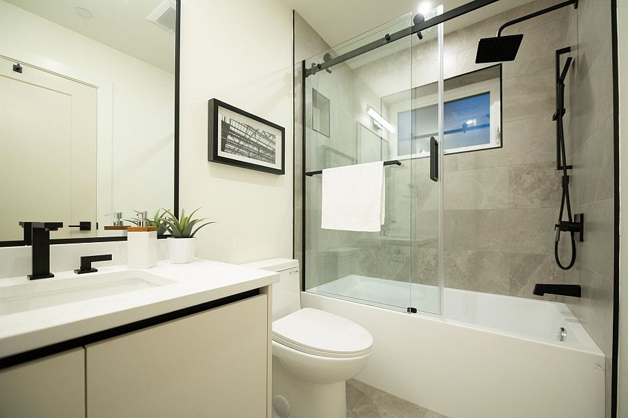 1 773 E 61st Avenue Vancouver, BC - 12