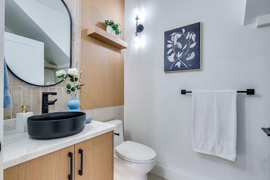 1 2263 E 35th Avenue Vancouver, BC - 11