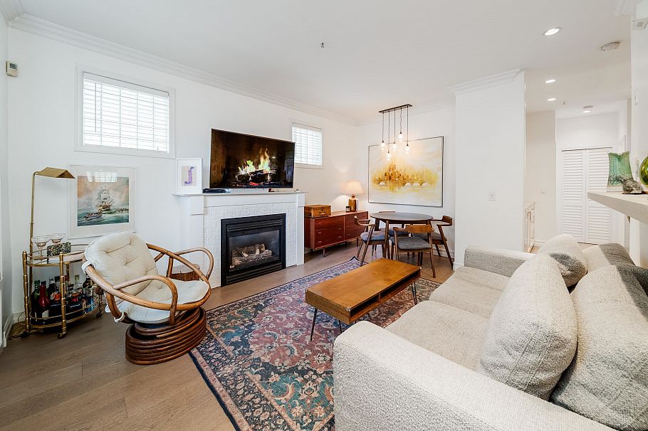 966 W 16th Avenue Vancouver, BC - 4