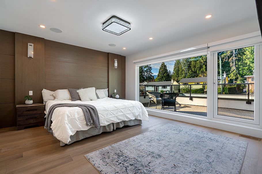 929 Canyon Boulevard North Vancouver, BC - 24