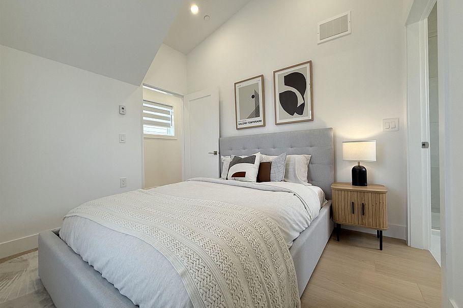 2107 E 33rd Avenue Vancouver, BC - 19