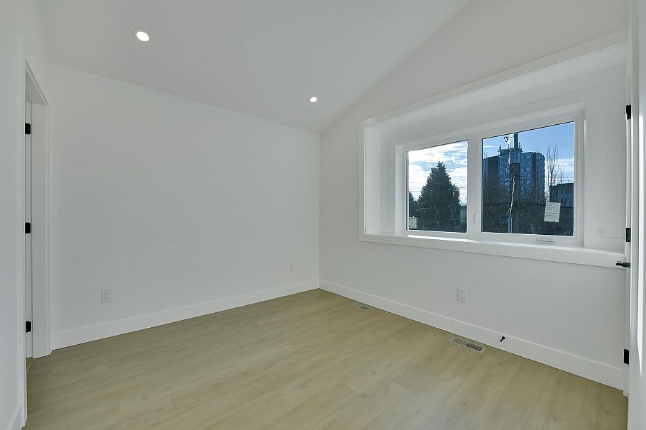 1 1436 E 1st Avenue Vancouver, BC - 17