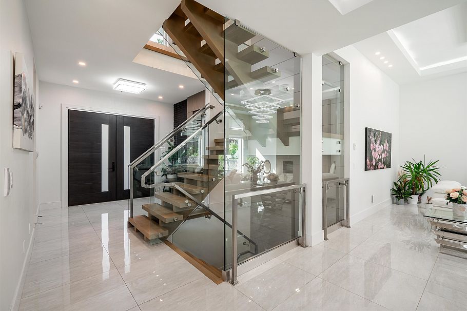 929 Canyon Boulevard North Vancouver, BC - 5