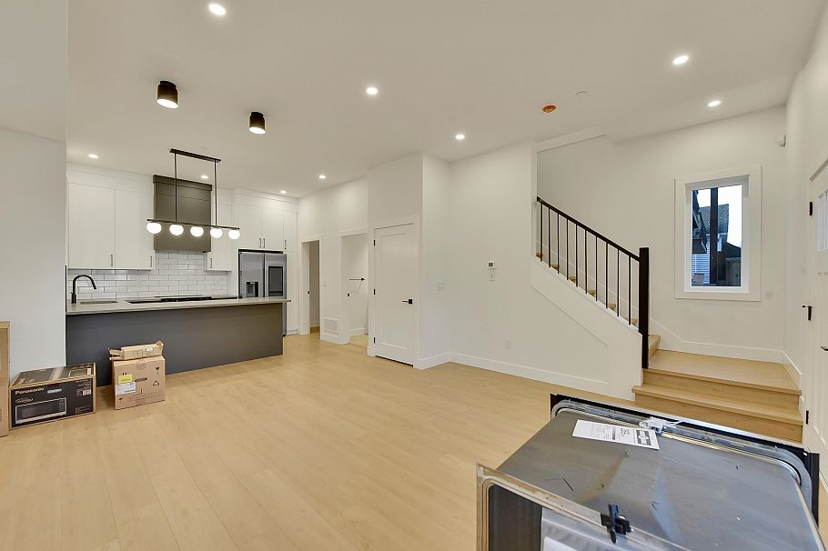 1 1436 E 1st Avenue Vancouver, BC - 24