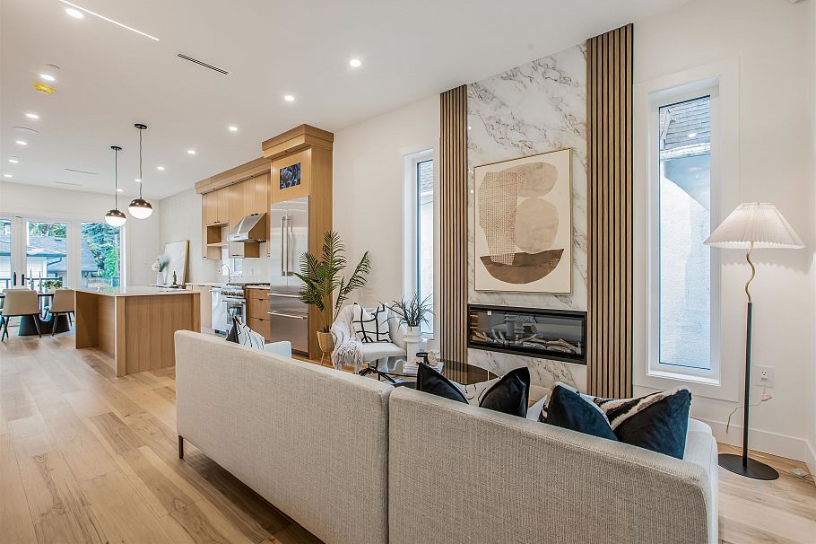 3338 W 14th Avenue Vancouver, BC - 9