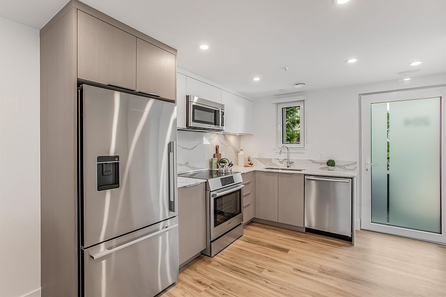 204 2075 E 1st Avenue Vancouver, BC - 6