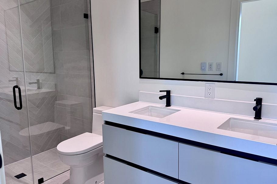 503 2235 E Broadway Vancouver, BC - 4