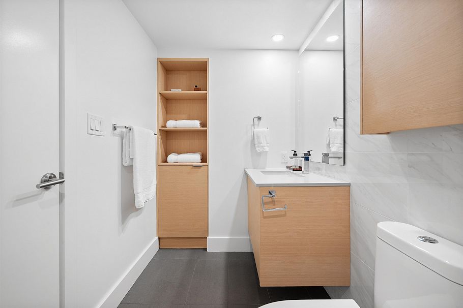 301 1350 Comox Street Vancouver, BC - 18