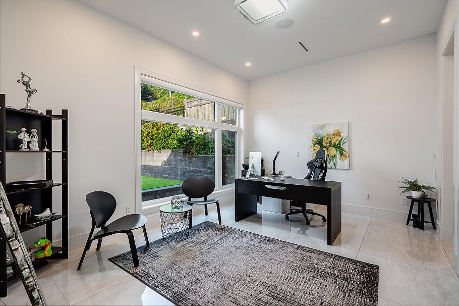 929 Canyon Boulevard North Vancouver, BC - 21