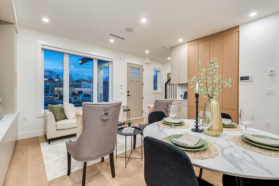 2261 E 35th Avenue Vancouver, BC - 7