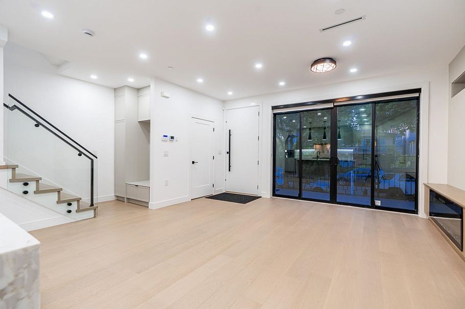 1 2282 E 8th Avenue Vancouver, BC - 8