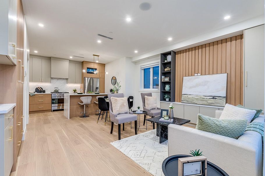 2261 E 35th Avenue Vancouver, BC - 3