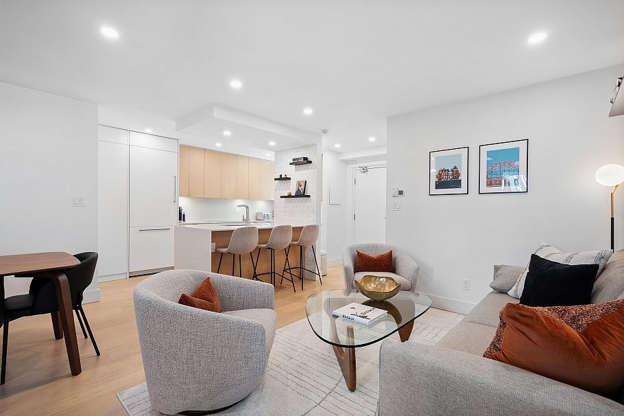 301 1350 Comox Street Vancouver, BC - 1