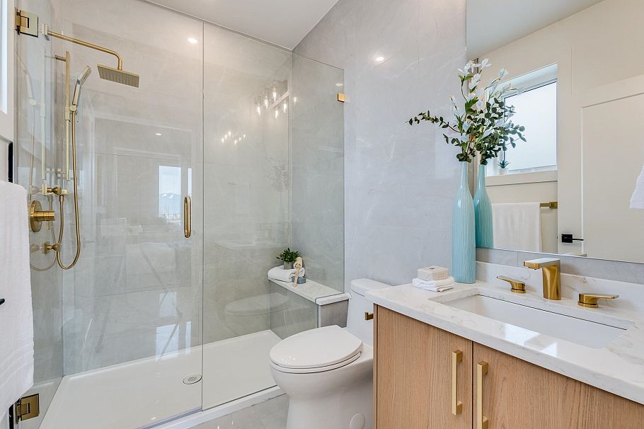 1 2263 E 35th Avenue Vancouver, BC - 18