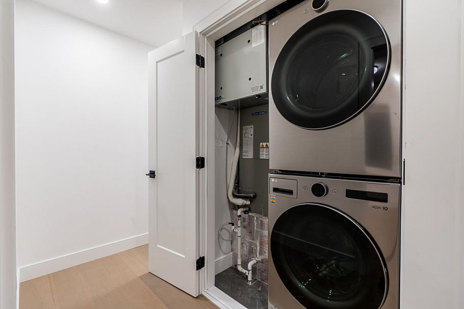 1 2282 E 8th Avenue Vancouver, BC - 18