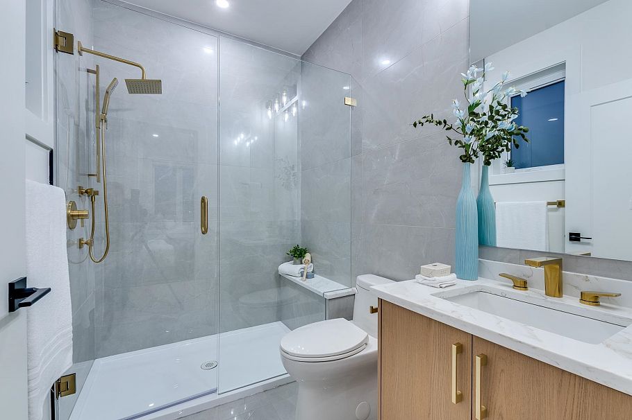 1 2263 E 35th Avenue Vancouver, BC - 17