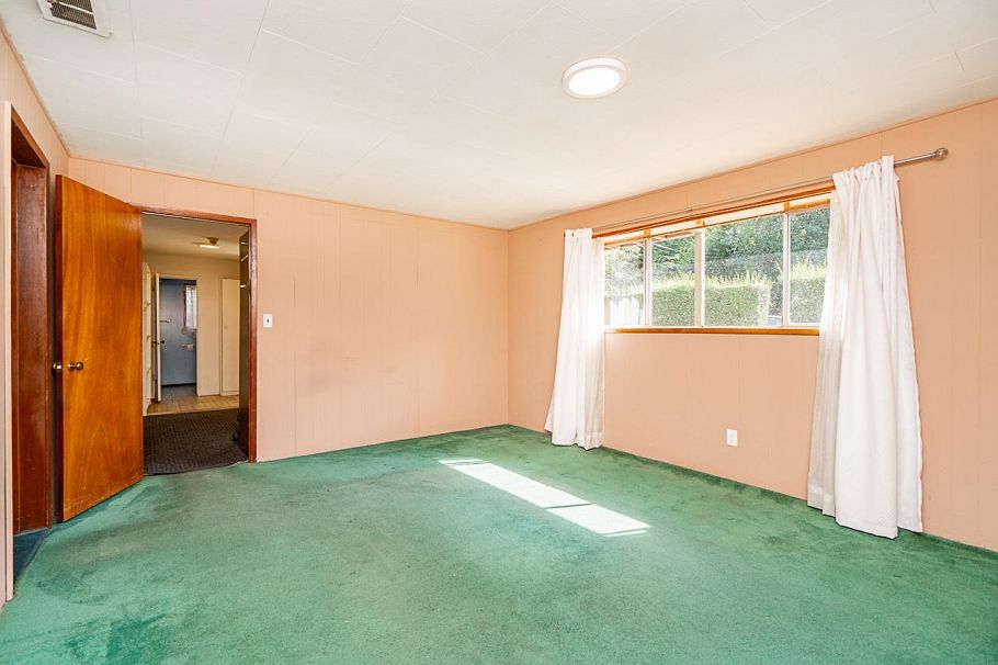 2212 Old Dollarton Road North Vancouver, BC - 23