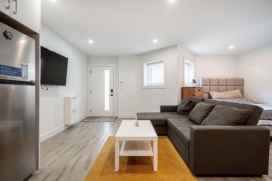 929 Canyon Boulevard North Vancouver, BC - 40