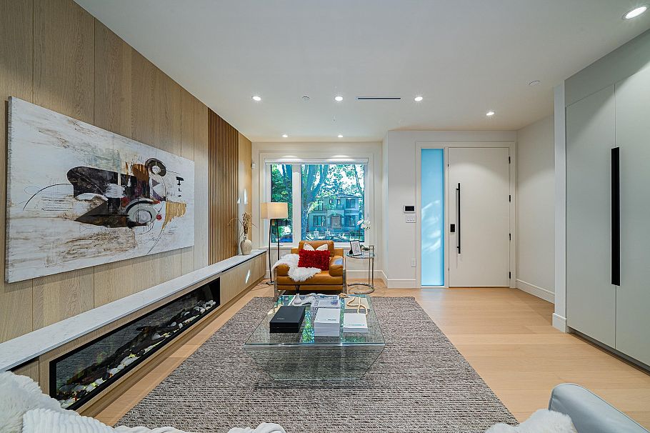 3847 W 26th Avenue Vancouver, BC - 3