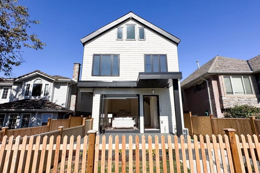 2919 Charles Street Vancouver, BC - 27