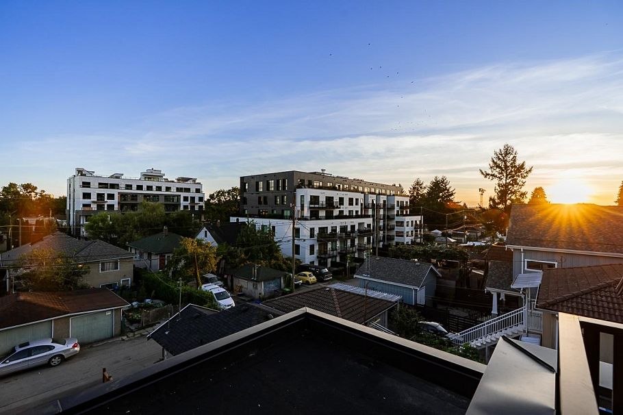 1 2282 E 8th Avenue Vancouver, BC - 29