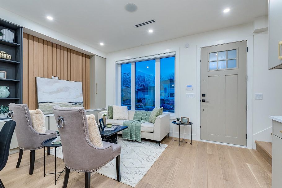 2261 E 35th Avenue Vancouver, BC - 5