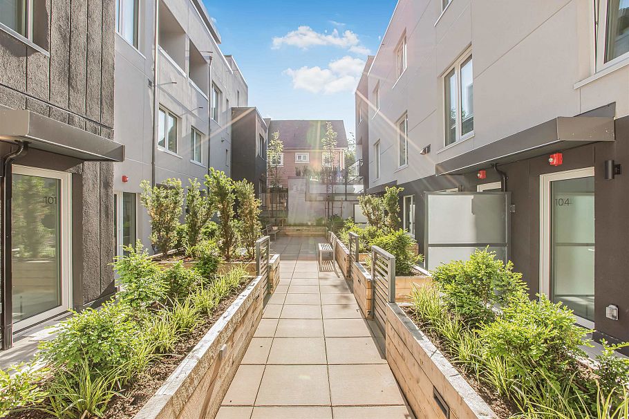 204 2075 E 1st Avenue Vancouver, BC - 37