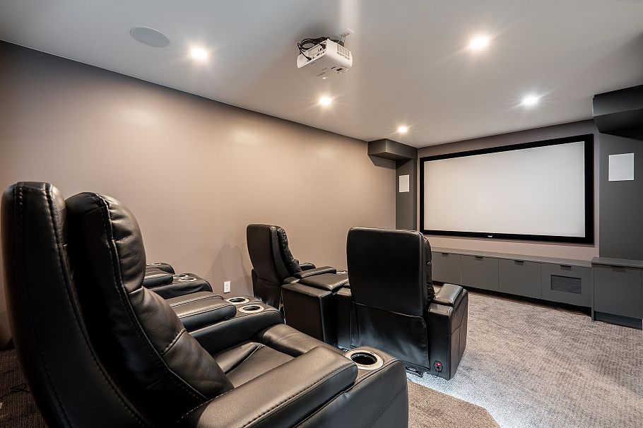 929 Canyon Boulevard North Vancouver, BC - 36