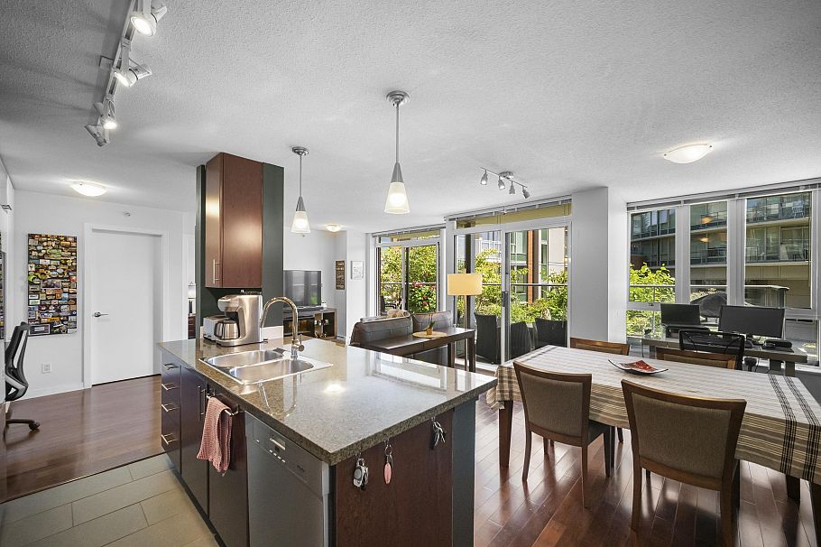 501 618 Abbott Street Vancouver, BC - 3