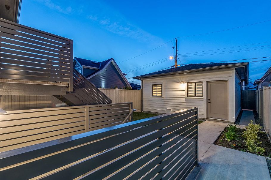 1 2263 E 35th Avenue Vancouver, BC - 28